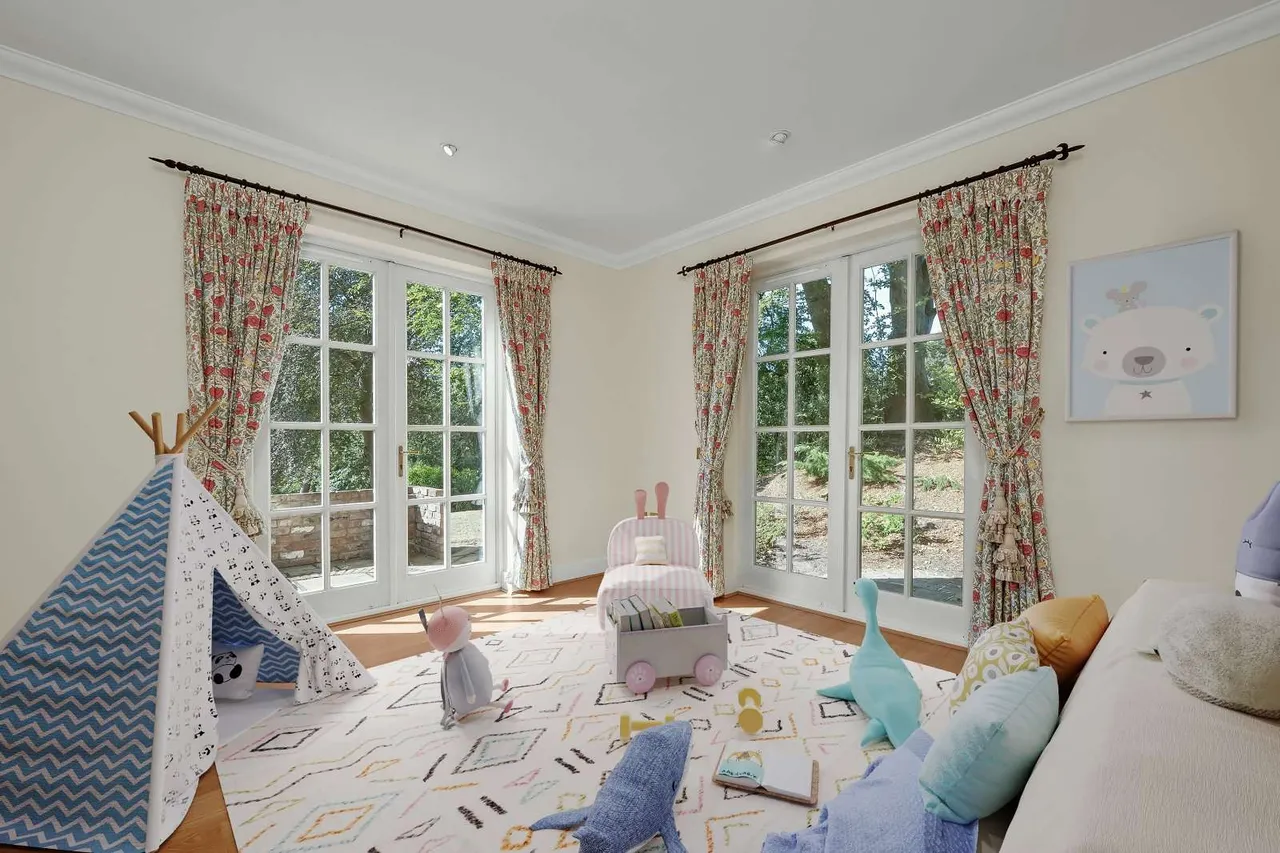 Blackhills, Esher, Surrey, KT10 9JP, photo 10