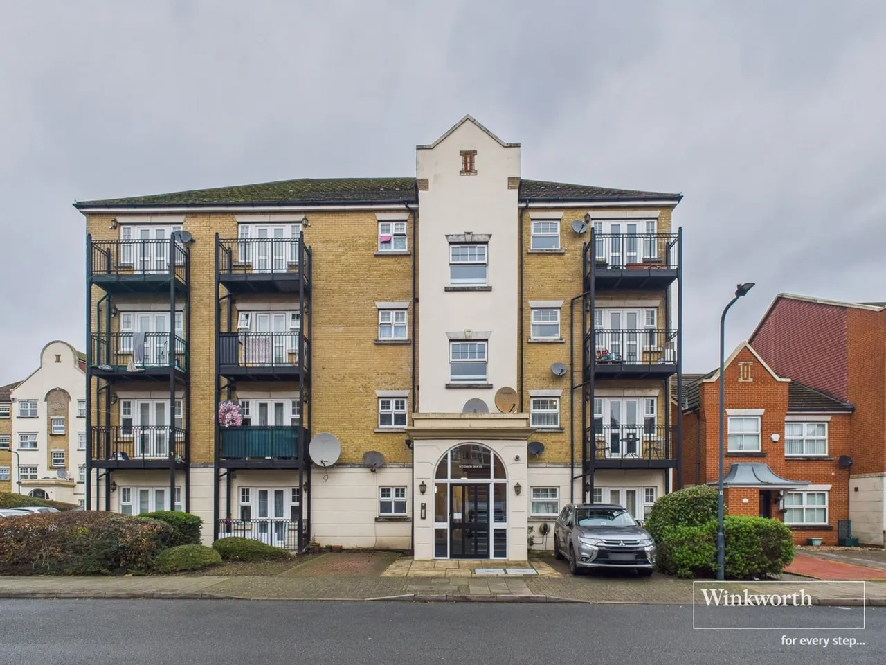 Rose Bates Drive, Kingsbury, London, NW9, photo 3