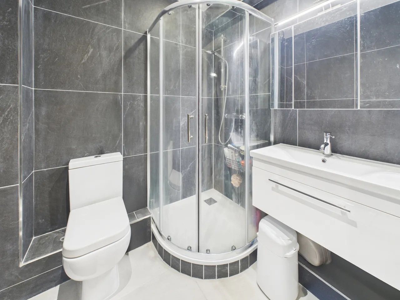 Rose Bates Drive, Kingsbury, London, NW9, photo 5