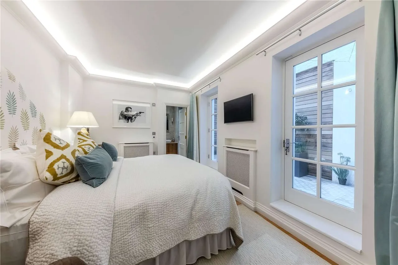 Palace Gardens Terrace, London, W8 4RP, photo 8