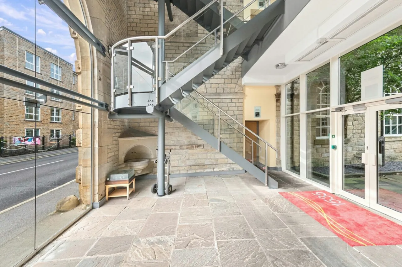 Firth Street, Huddersfield, HD1, photo 9