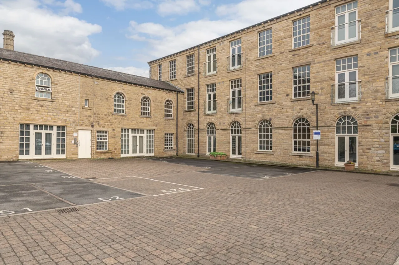 1 bed flat for sale, Firth Street, Huddersfield, HD1