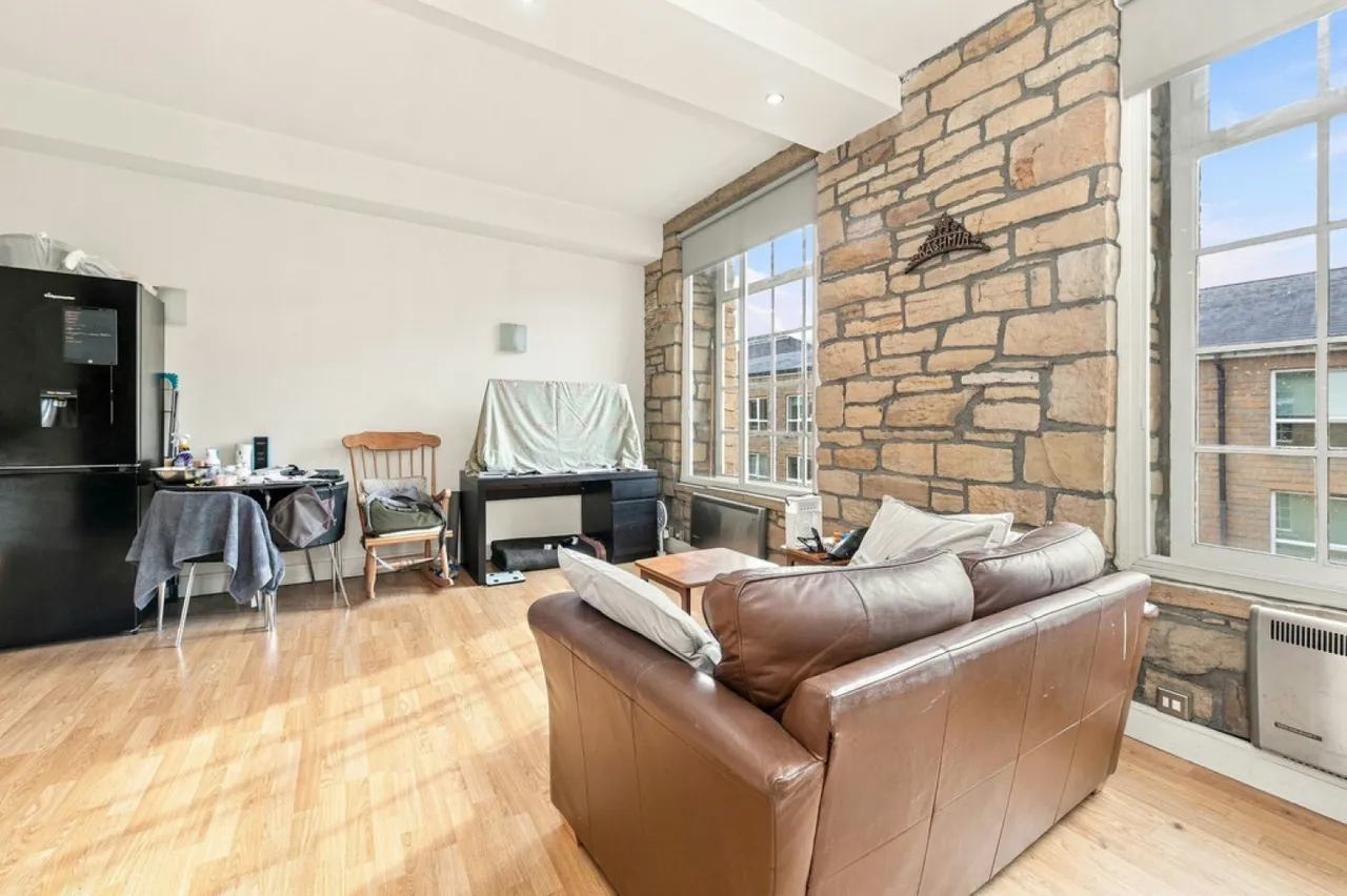 Firth Street, Huddersfield, HD1, photo 3