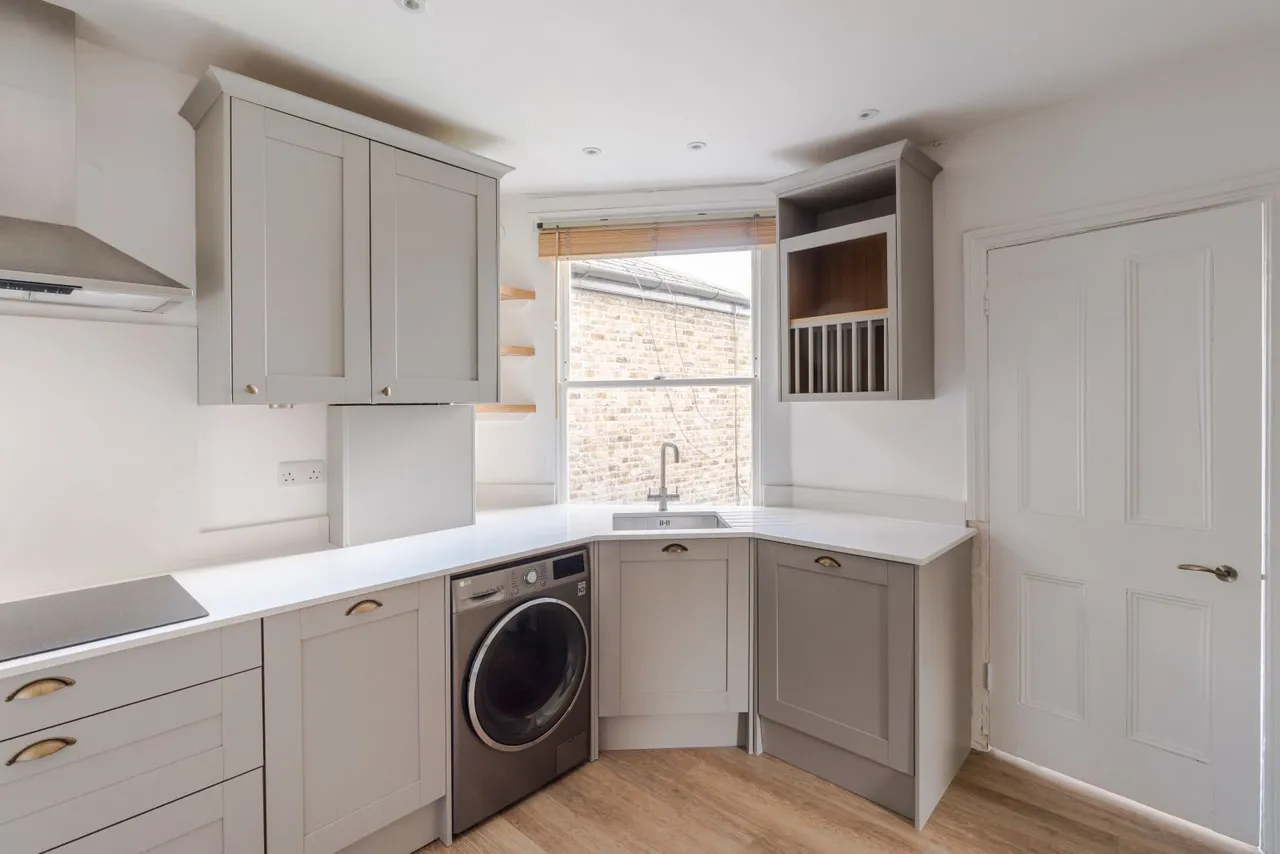 Crescent Mansions, 122 Elgin Crescent, Notting Hill, London, W11 2JN, photo 7