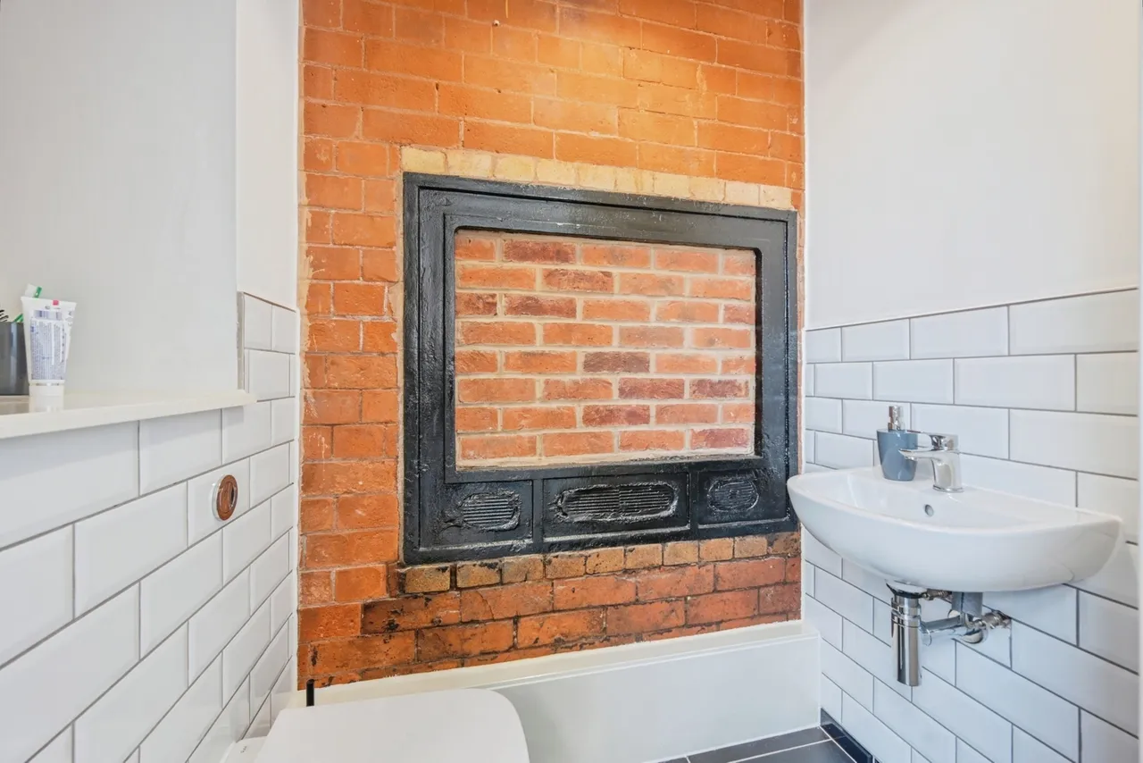 Tolson Court, Fazeley, Tamworth, Staffordshire, B78, photo 6