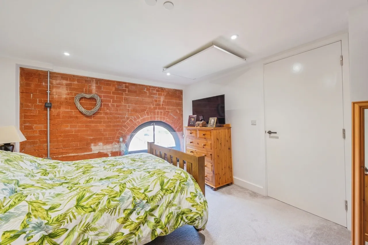 Tolson Court, Fazeley, Tamworth, Staffordshire, B78, photo 15