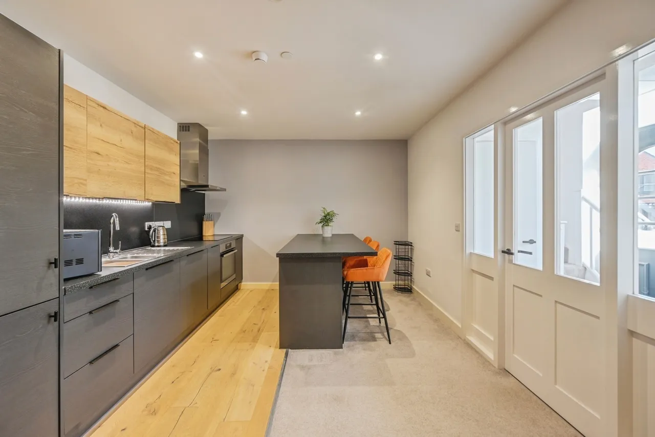 Tolson Court, Fazeley, Tamworth, Staffordshire, B78, photo 5