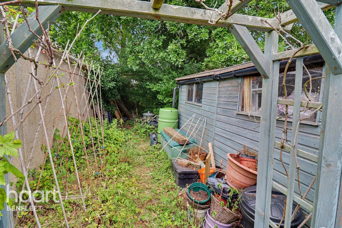 Central Avenue, Benfleet, SS7, photo 19