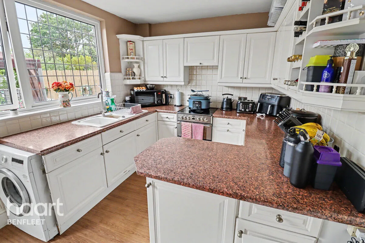 Central Avenue, Benfleet, SS7, photo 8