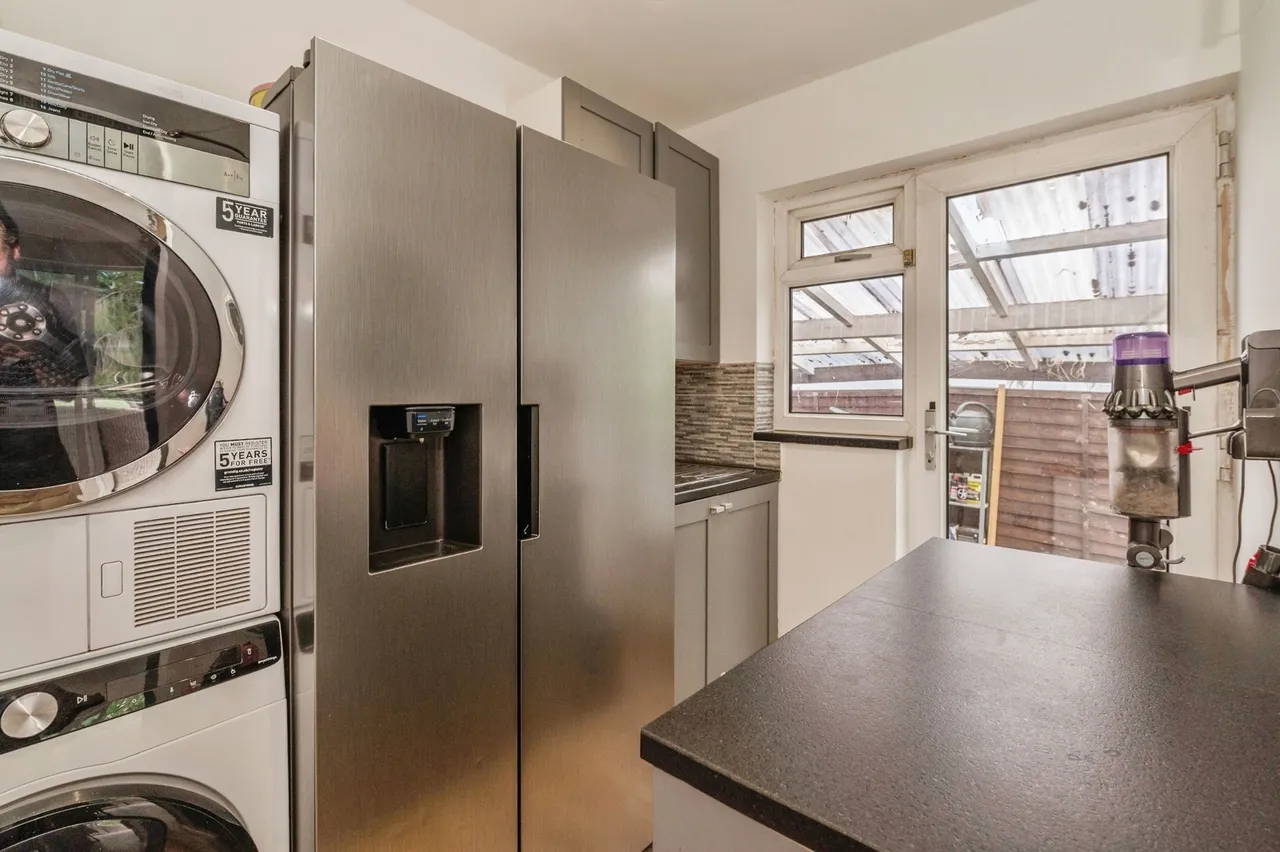 St. Charles Road, Brentwood, Essex, CM14, photo 5