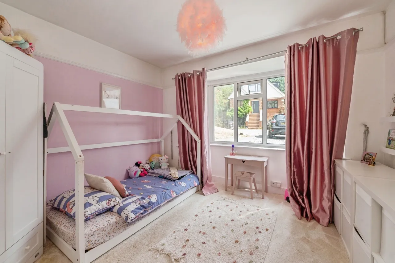 St. Charles Road, Brentwood, Essex, CM14, photo 8