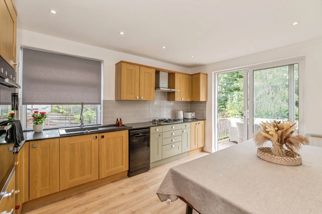 St. Charles Road, Brentwood, Essex, CM14, photo 3