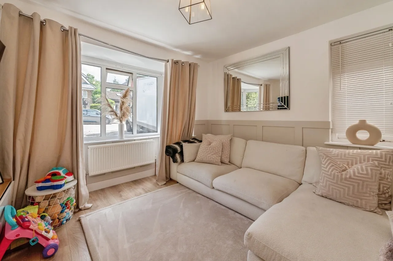 St. Charles Road, Brentwood, Essex, CM14, photo 20