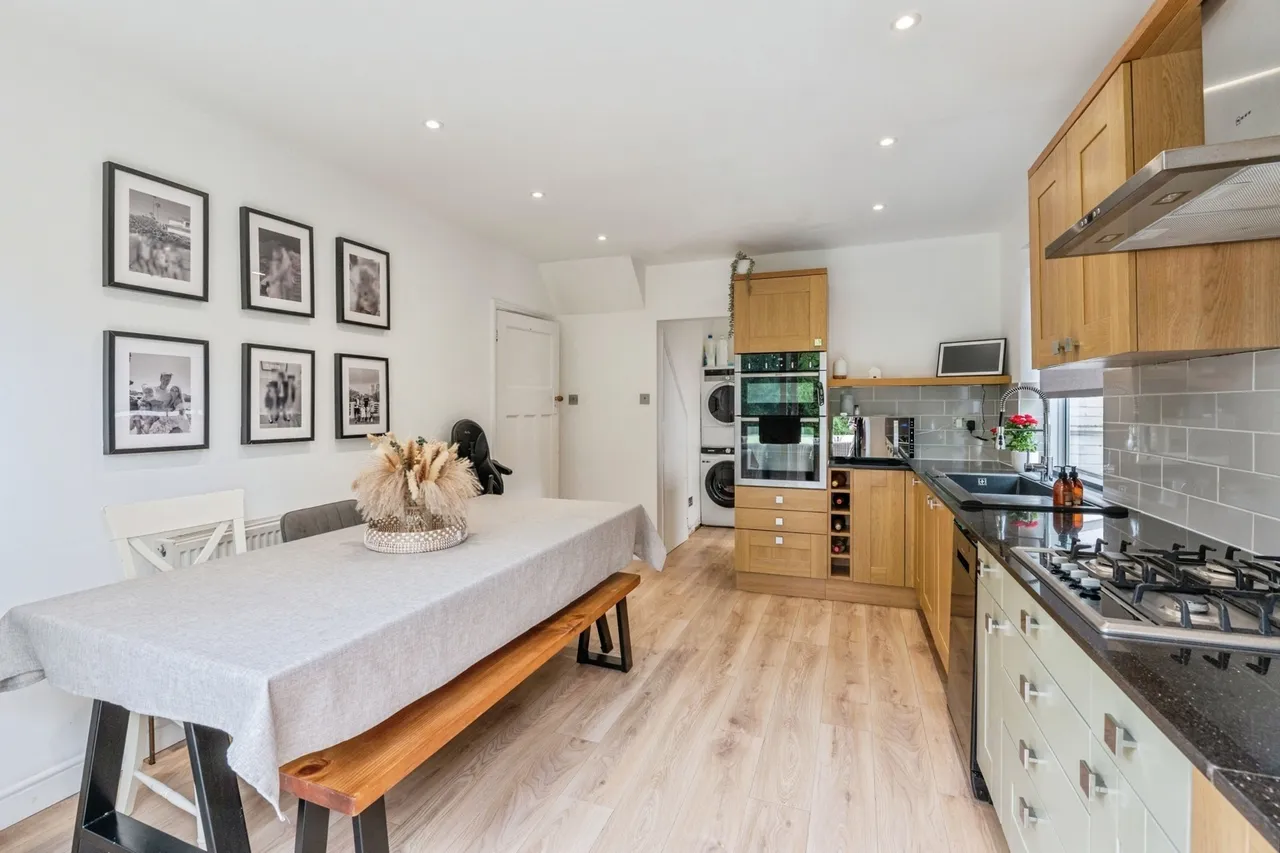 St. Charles Road, Brentwood, Essex, CM14, photo 2
