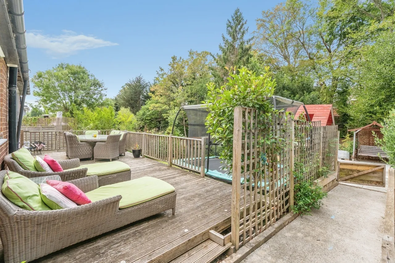 St. Charles Road, Brentwood, Essex, CM14, photo 11
