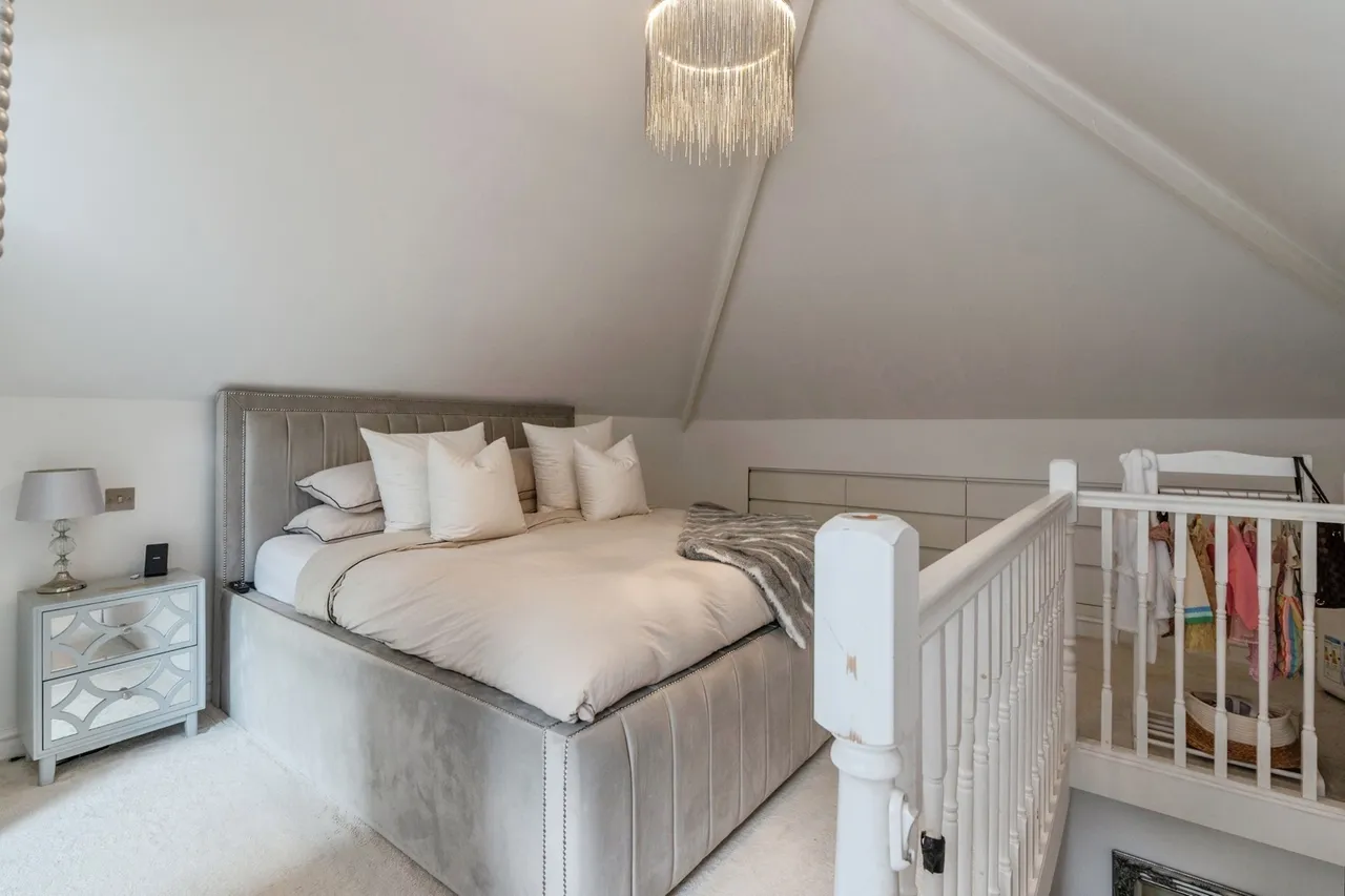 St. Charles Road, Brentwood, Essex, CM14, photo 16