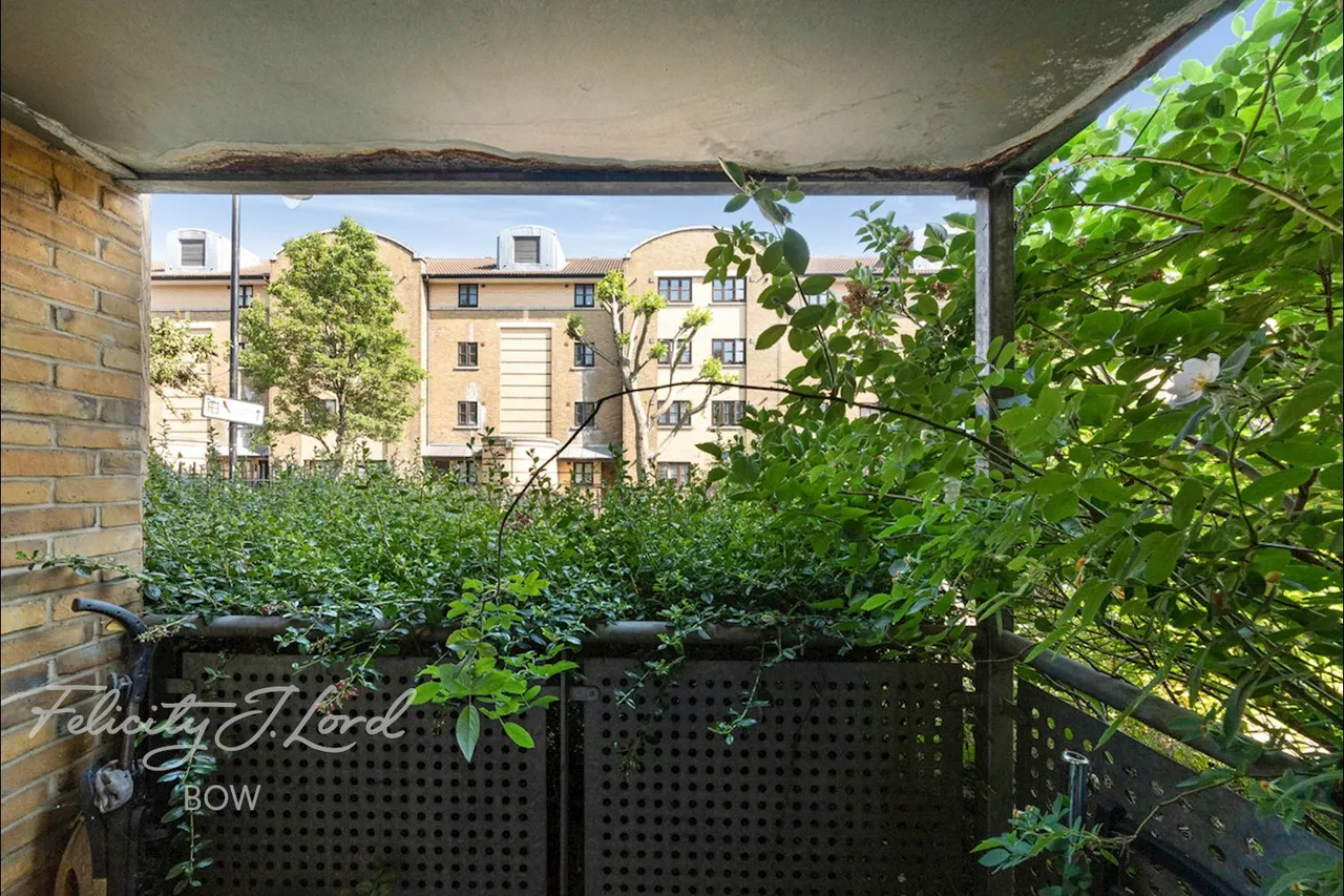 Pancras Way, London, photo 7