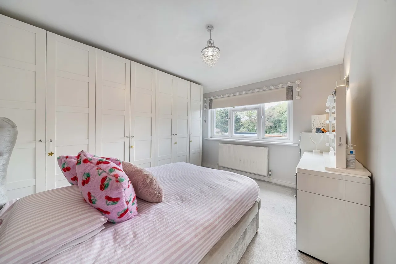 Swakeleys Drive, Ickenham, UB10, photo 7