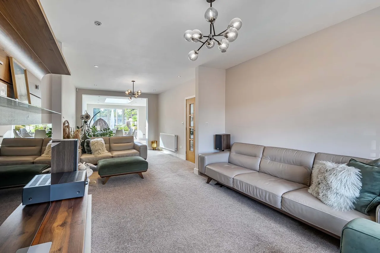 Swakeleys Drive, Ickenham, UB10, photo 16