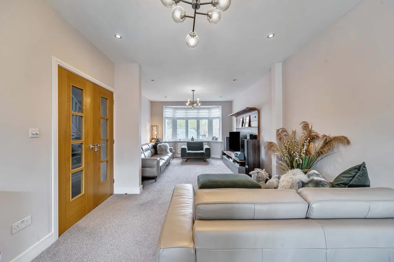 Swakeleys Drive, Ickenham, UB10, photo 15