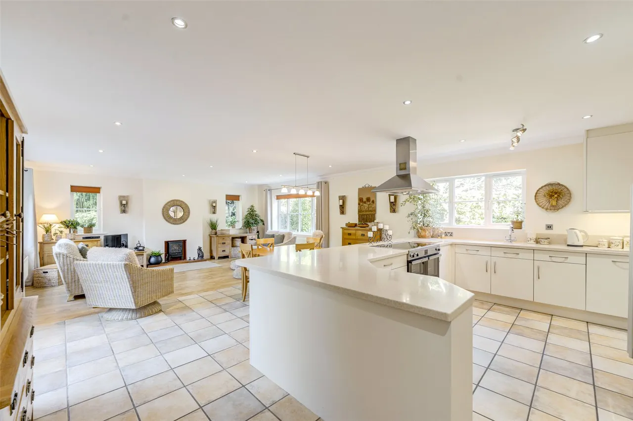 Convent Gardens, Findon, BN14, photo 2