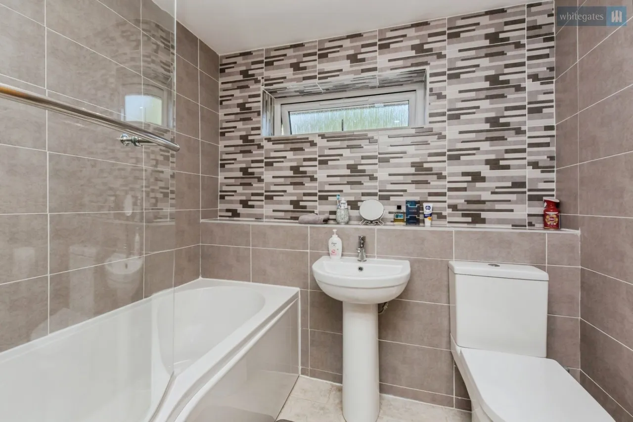 Charlcote Crescent, Crewe, CW2, photo 17