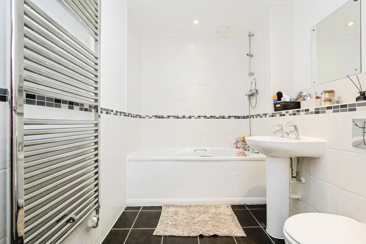 Dunningford Close, Hornchurch, RM12, photo 12