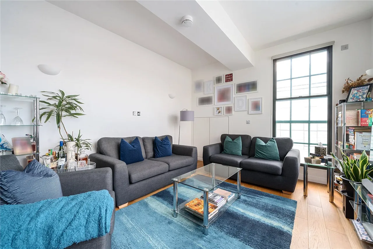 Western Avenue, Perivale, UB6, photo 10