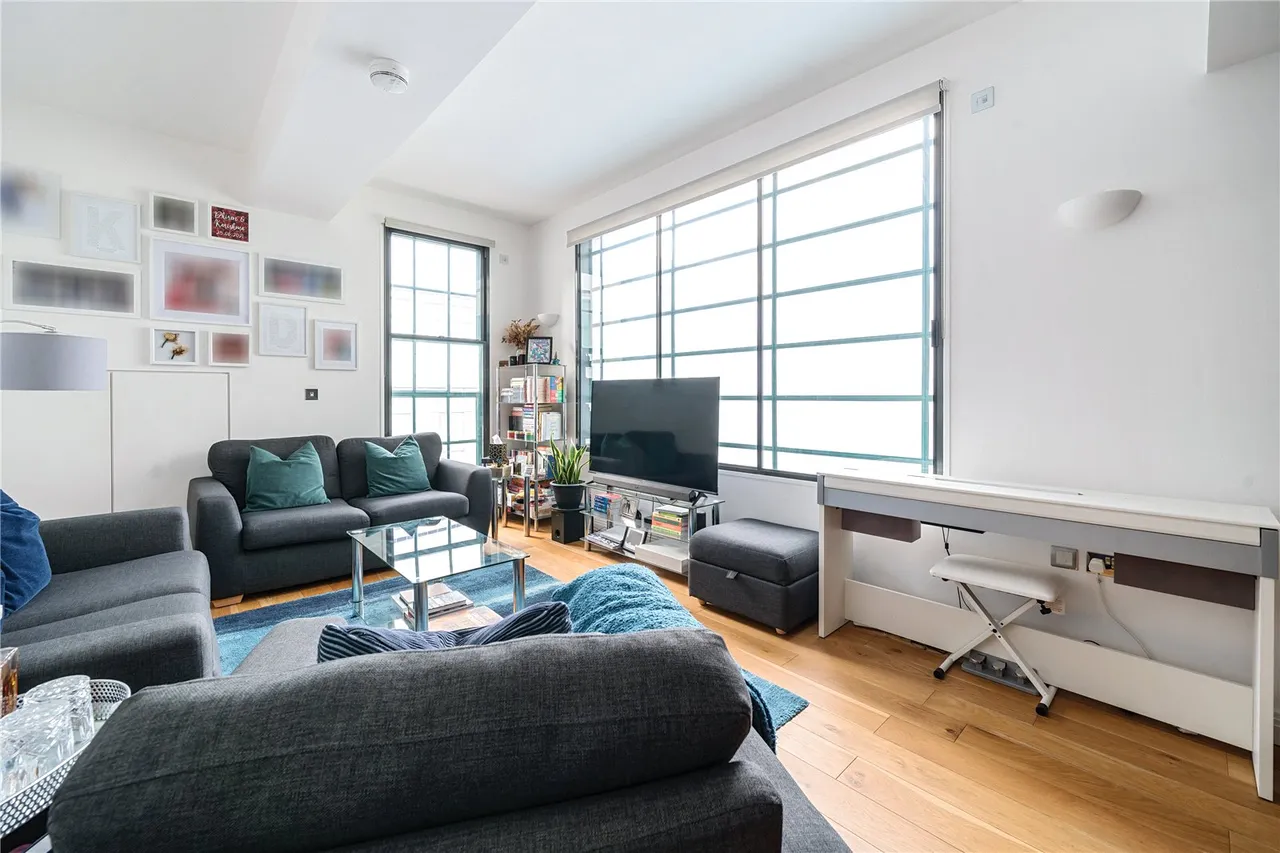 Western Avenue, Perivale, UB6, photo 7