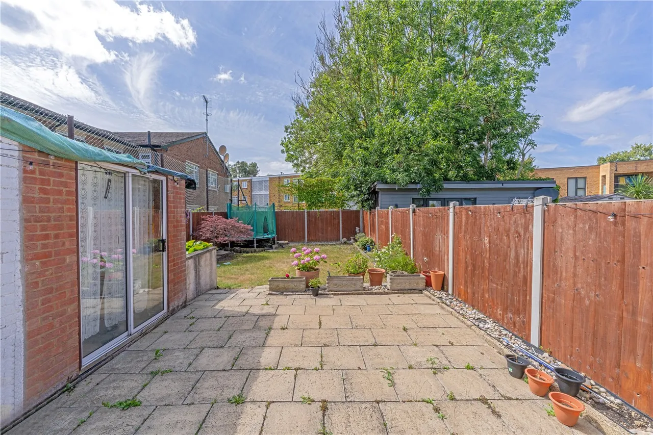 Hanworth Road, Whitton, TW4 5PR, photo 12