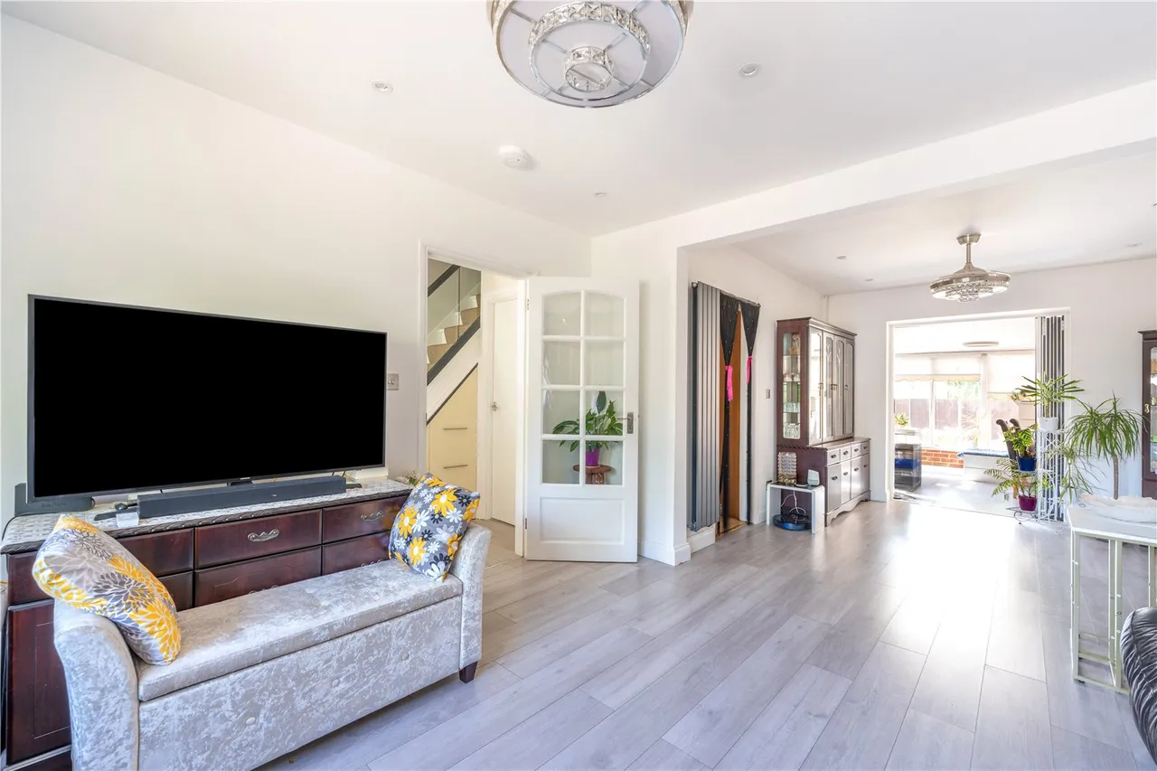 Hanworth Road, Whitton, TW4 5PR, photo 4