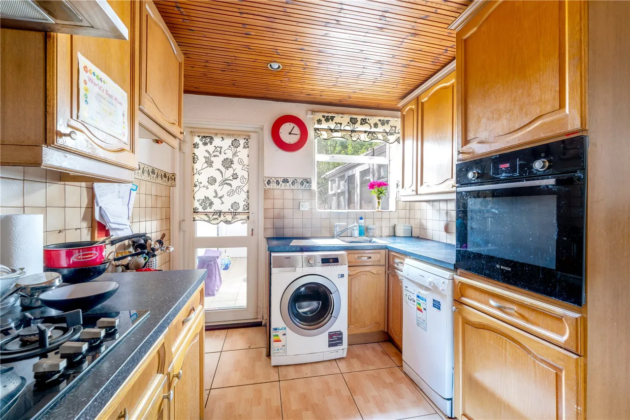 Hanworth Road, Whitton, TW4 5PR, photo 6