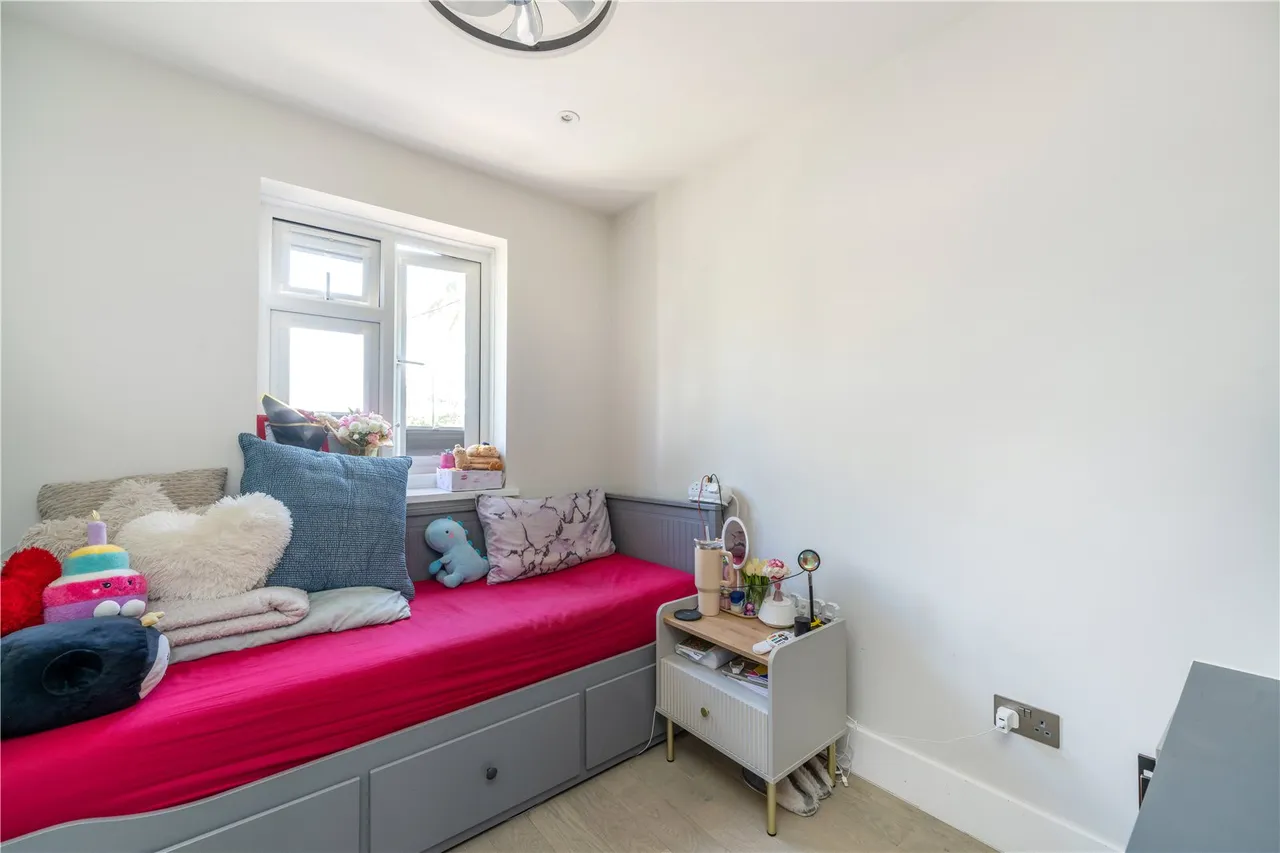 Hanworth Road, Whitton, TW4 5PR, photo 11