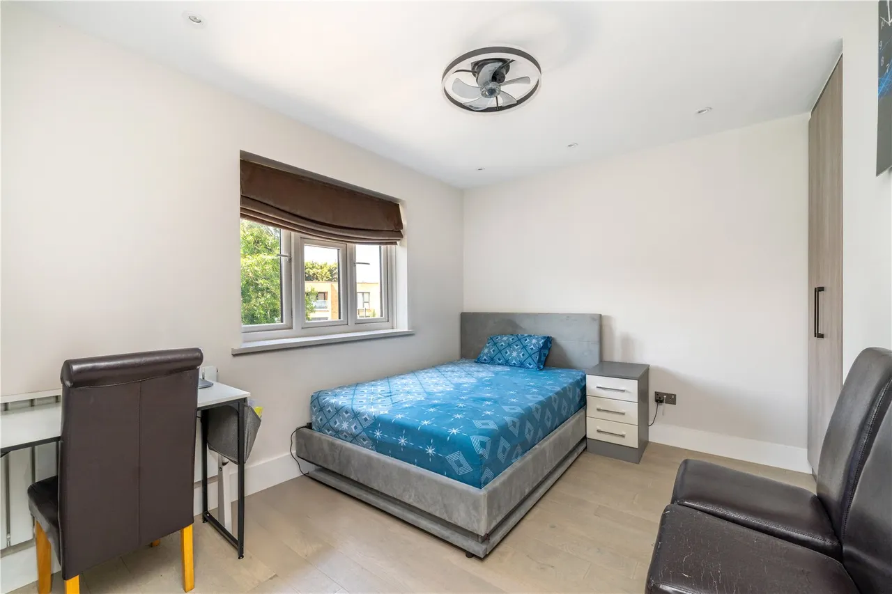 Hanworth Road, Whitton, TW4 5PR, photo 10