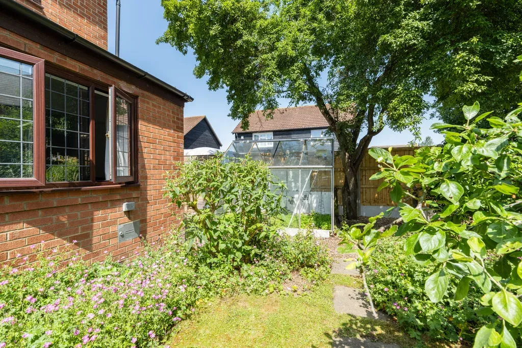 Cook Close, Walton Park, Milton Keynes, Buckinghamshire, MK7 7JA, photo 16
