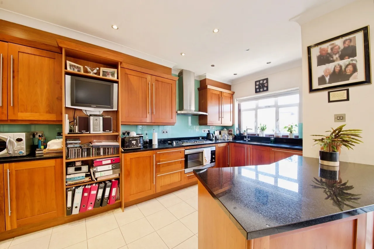 South Lodge Drive, London, N14, photo 5