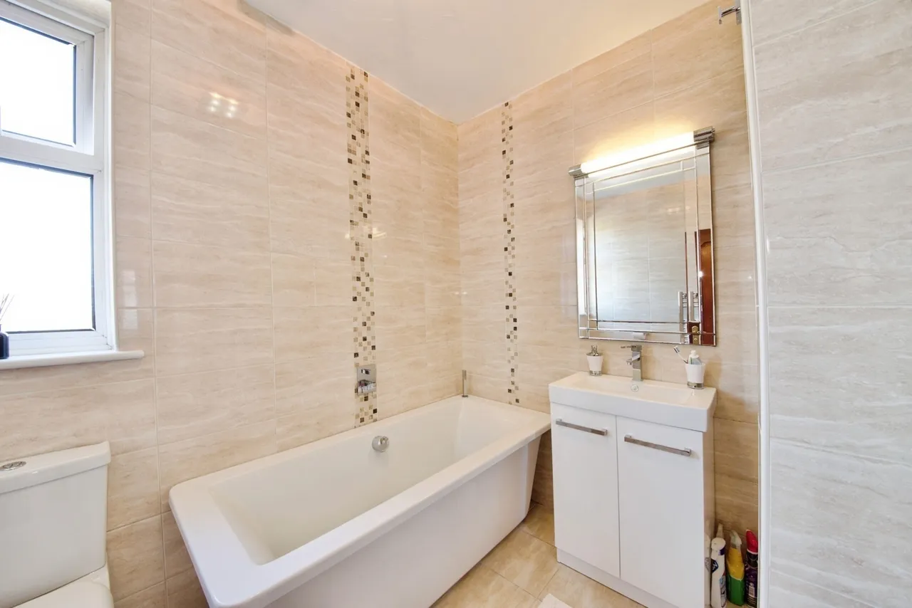 South Lodge Drive, London, N14, photo 12