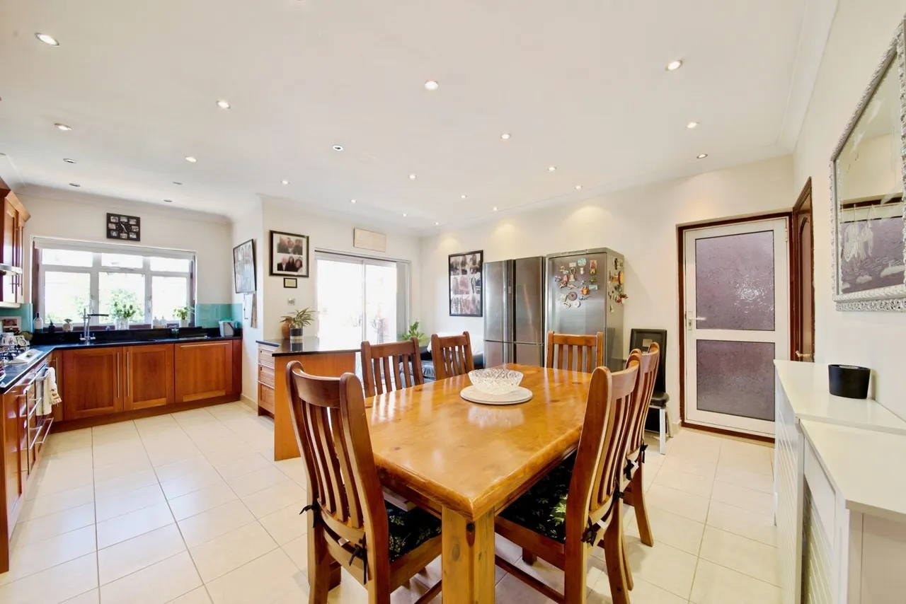 South Lodge Drive, London, N14, photo 9