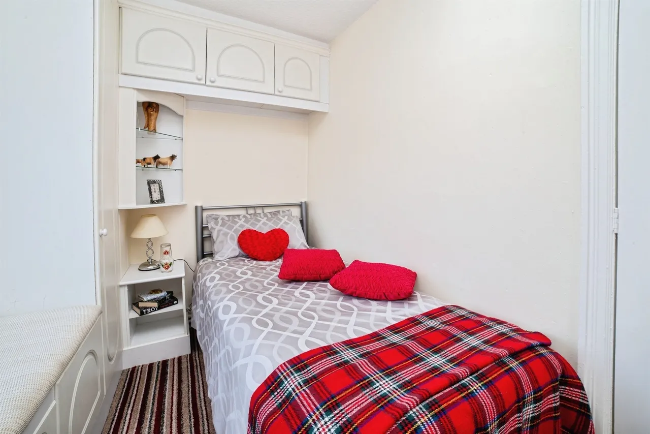 Limes Avenue, Alfreton, DE55, photo 15