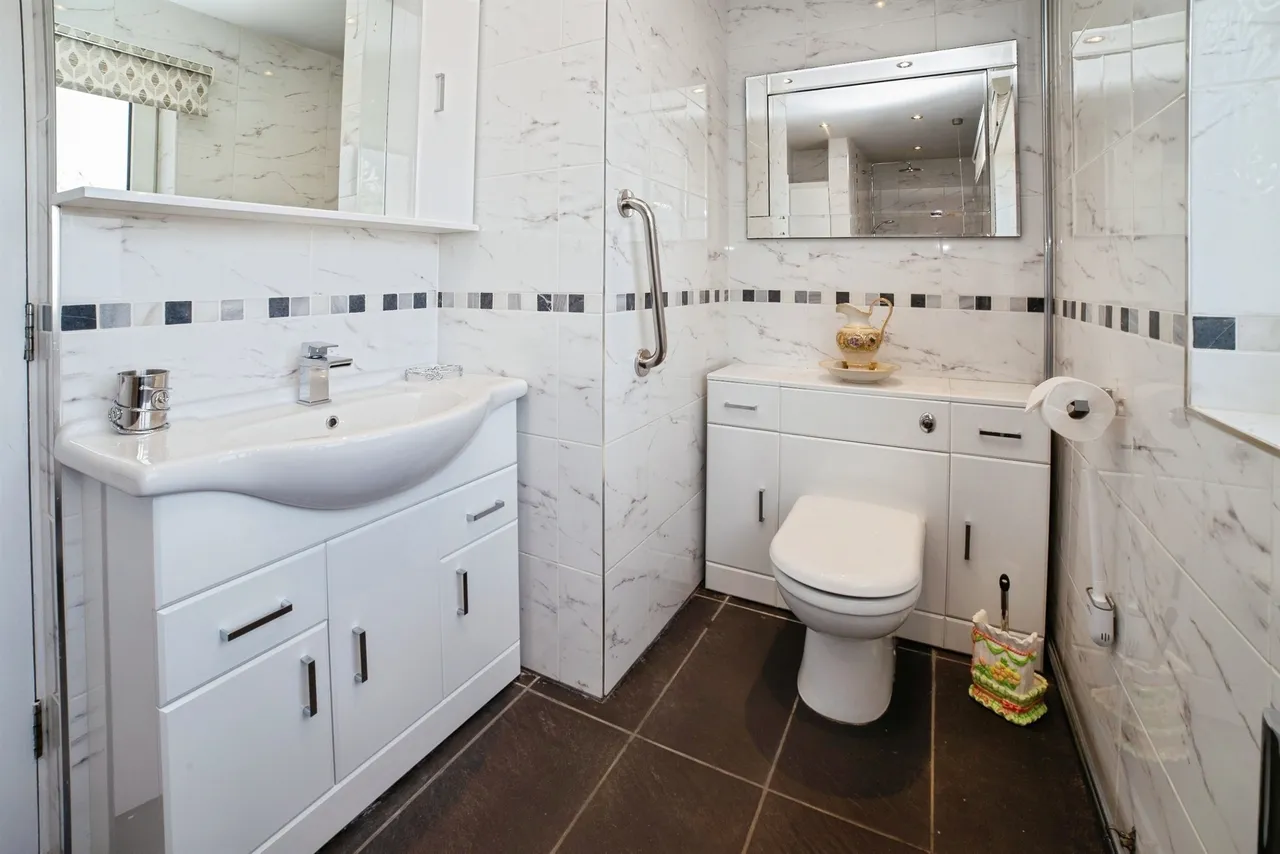 Limes Avenue, Alfreton, DE55, photo 20