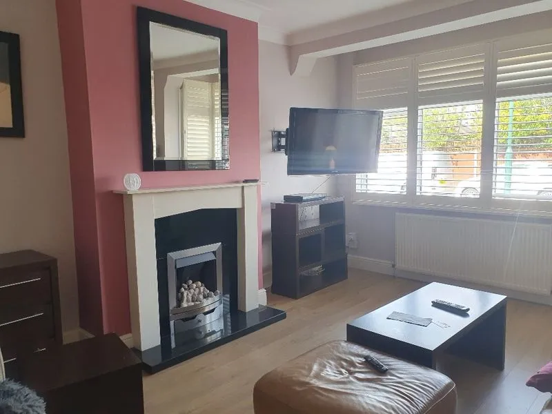 Priory Crescent Cheam, Sutton SM3 8LR, photo 2