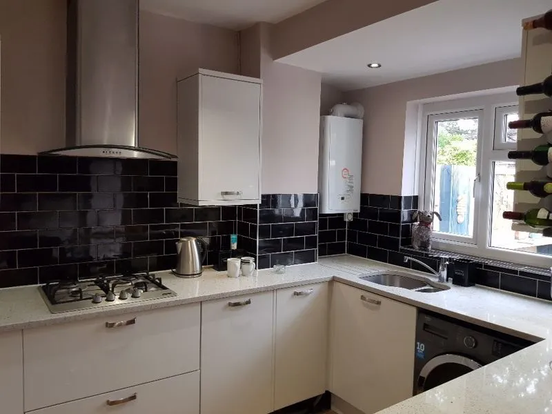 Priory Crescent Cheam, Sutton SM3 8LR, photo 3