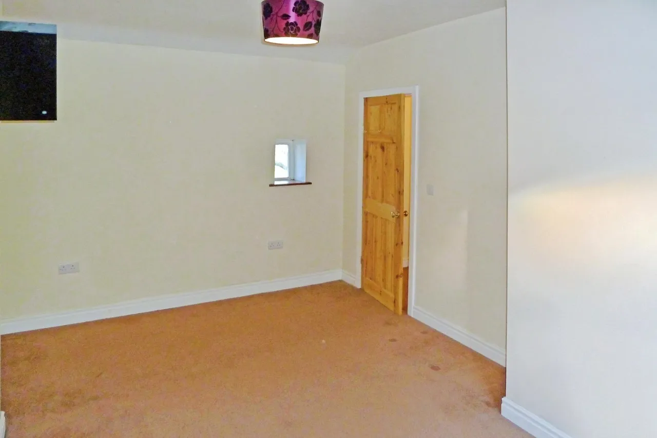 East Parade, Baildon, Bradford, BD17, photo 6