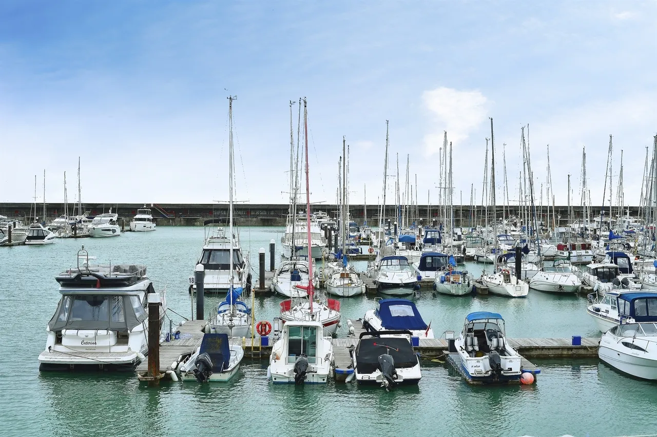The Strand, Brighton Marina Village, BRIGHTON, photo 2