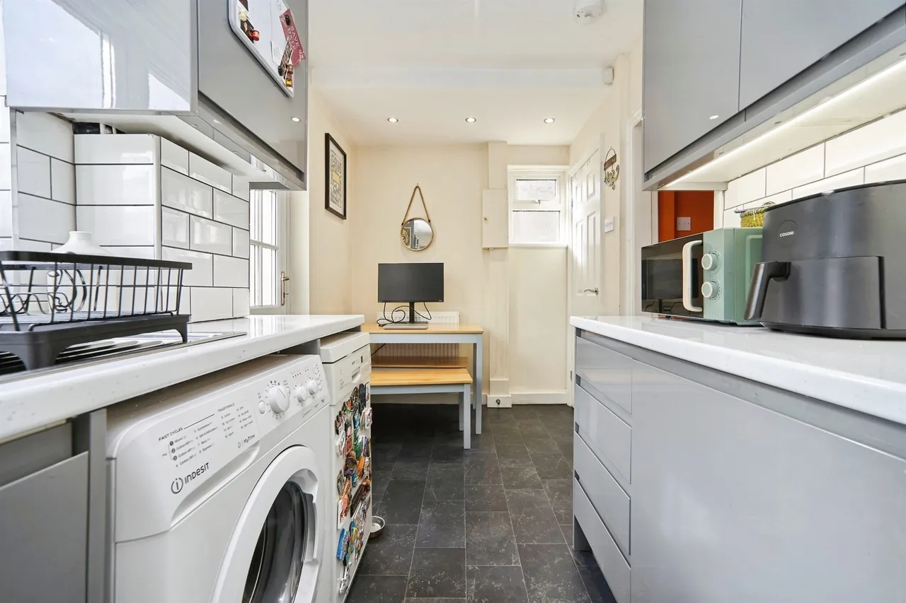 Cliffe Lane West, Baildon, SHIPLEY, photo 9