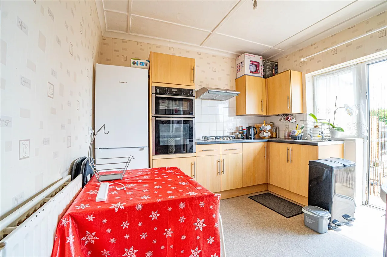 Bexhill Road, St. Leonards-On-Sea, photo 13