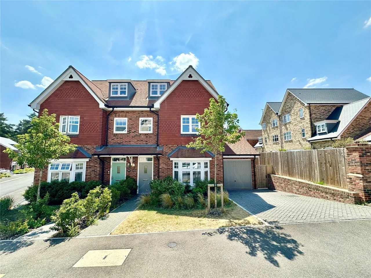 4 bed house for sale — The Fairway, Fleet, Hampshire, GU51 3JU