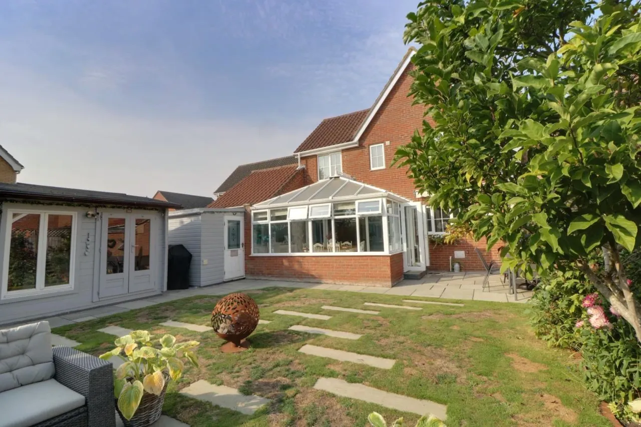 Cranes Meadow, Harleston, photo 38