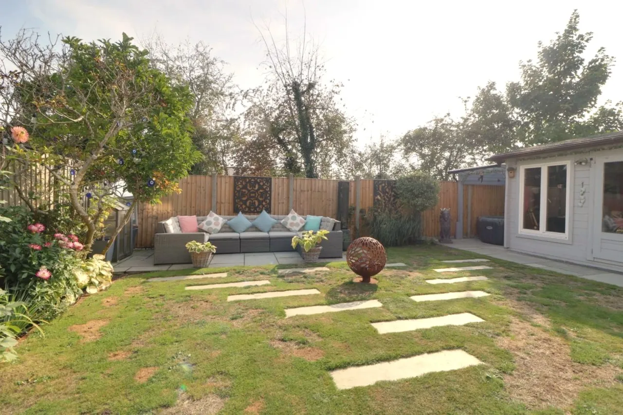Cranes Meadow, Harleston, photo 32