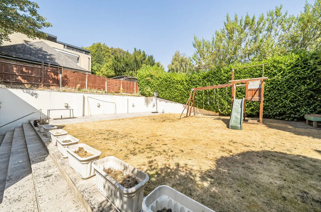 Grovelands Road, Purley CR8 4LA, photo 17